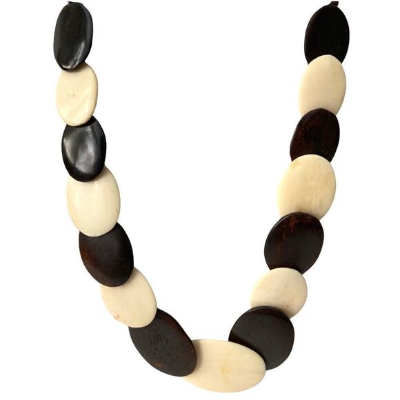 Vintage Chunky Beaded Necklace - Picture 2 of 3